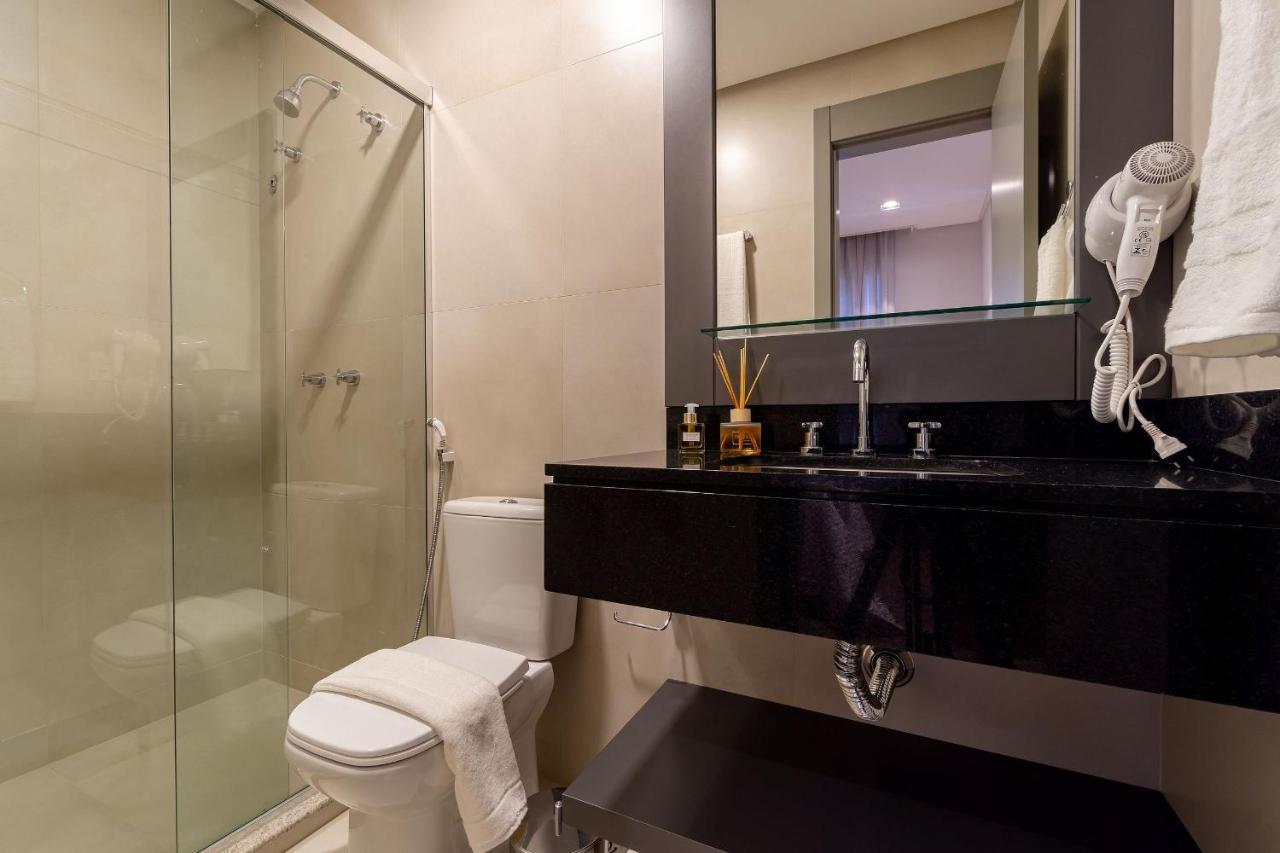 בומבינאס Aion Suites 103 - Compacto E Luxuoso Loft - Rooftop Com Piscina E Academia - A Poucos Passos Da Praia מראה חיצוני תמונה